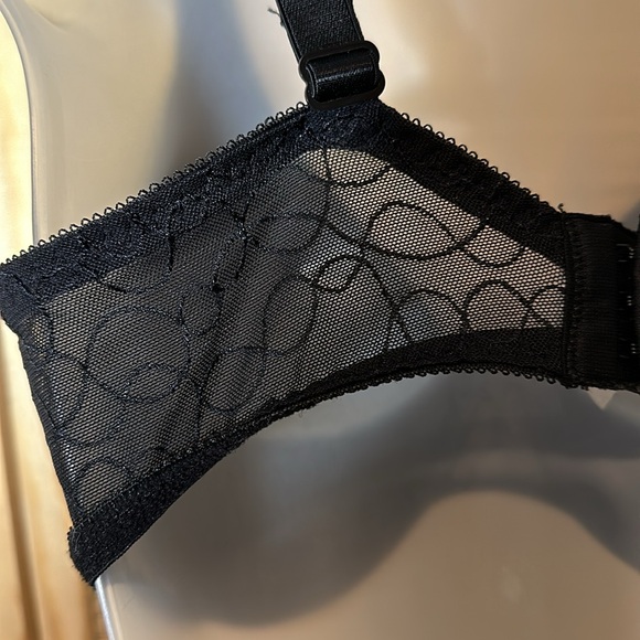 Black Satin and Mesh Jacquard Print Underwire Bra Brand Unknown See Measurements - Picture 11 of 16